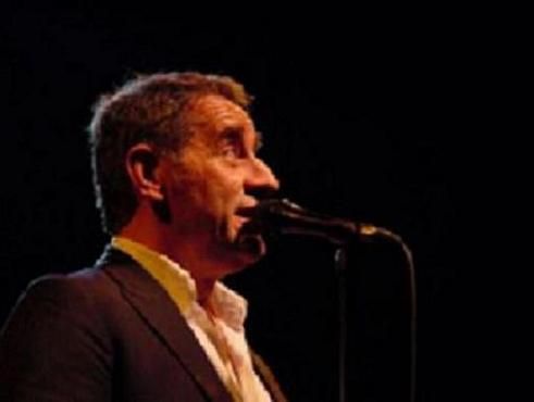 Romain Didier, auteur-compositeur et interprète. Cette année, une tournée de concerts ...