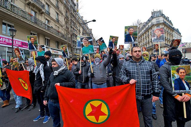 Manifestation de Kurdes à Paris le 26 janvier 2013 pour dénoncer l'assassinat des trois militantes