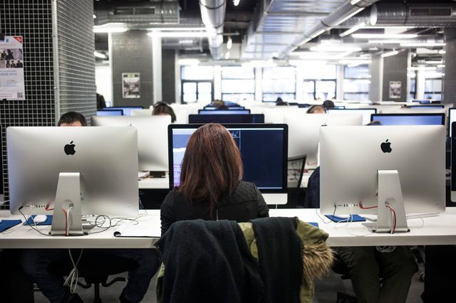 Les stages en entreprise ne devront pas durer plus de six mois