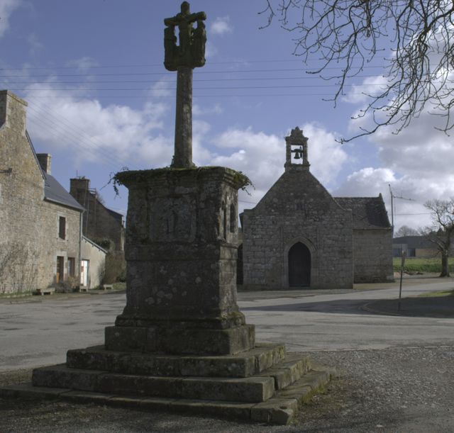 Plésidy (Côtes-d'Armor) - Chapelle et Calvaire St Yves