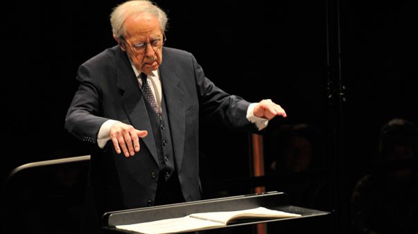 Pierre Boulez en 2011, lors d'un concert à l'Auditorium du Louvre (© John Van Hasselt/Corbis)