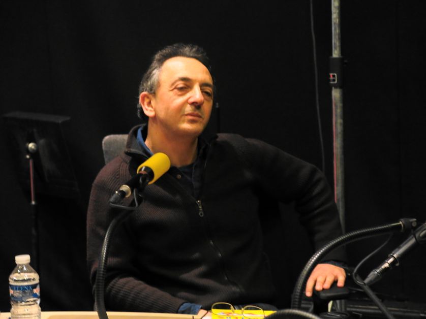 Sylvain Alzial, auteur jeunesse dans notre studio à Fance Culture