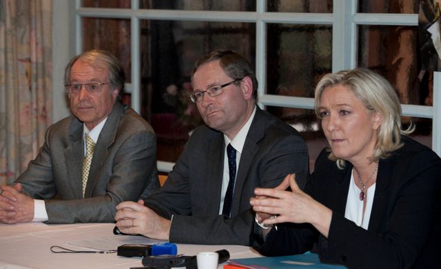 Conférence de presse de Marine Le Pen à Sablé sur Sarthe pour les élections Municipales et Européennes