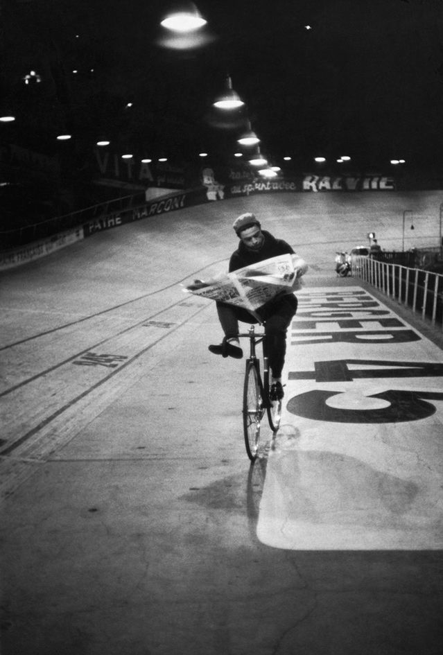 Course cycliste « Les 6 jours de Paris », vélodrome d’Hiver, Paris, France, novembre 1957