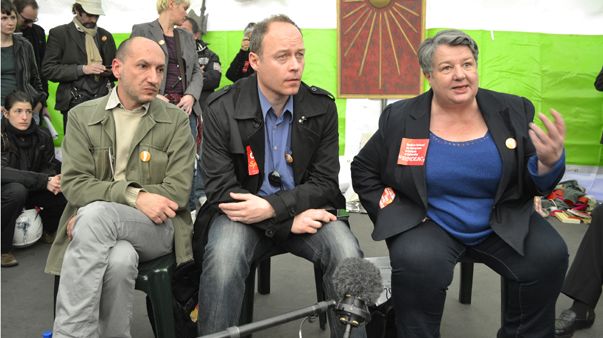 Denis Gravouil, secrétaire général de la CGT Spectacle (au centre) et Madeleine Louarn, présidente du Syndeac (à droite). (© Victor Tribot Laspière / France Musique)