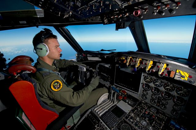 pilote de la Royal Australian Air Force à la recherche du Vol MH370