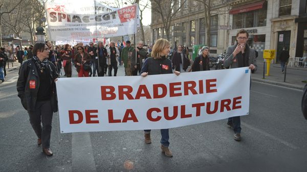 Le monde de la culture en "marche" contre les coupes budgétaires
