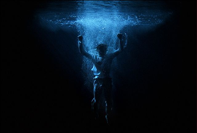 Bill Viola - Ascension 2000 - photo Kira Perov