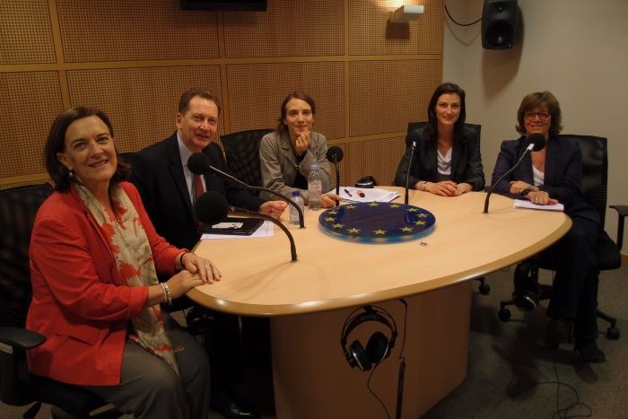 Inés Ayala Sender, Graham Watson, Olivia Gesbert, Mariya Gabriel et Isabelle Durant