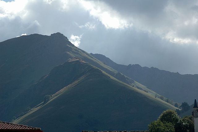 Saint-Étienne-de-Baïgorry, les crêtes d'Iparla