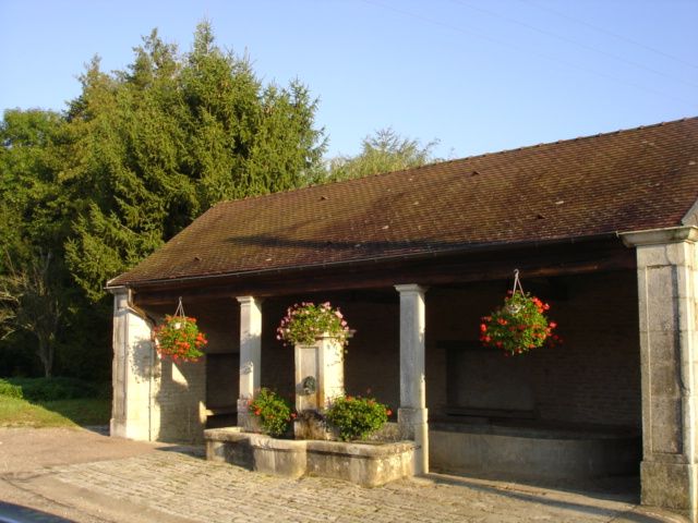 Vaux-sous-Aubigny, le lavoir