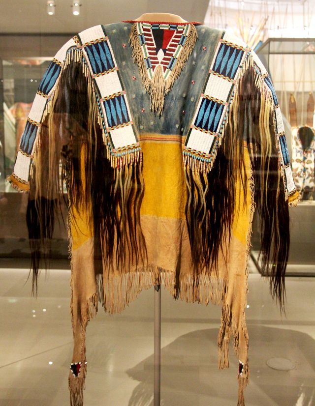 Veste d'homme qui appartenait au chef Red Cloud Oglada Lakota