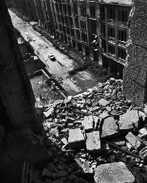 The sniper, de la série « Beyrouth Centre Ville », Rue Foch, Beyrouth 1991