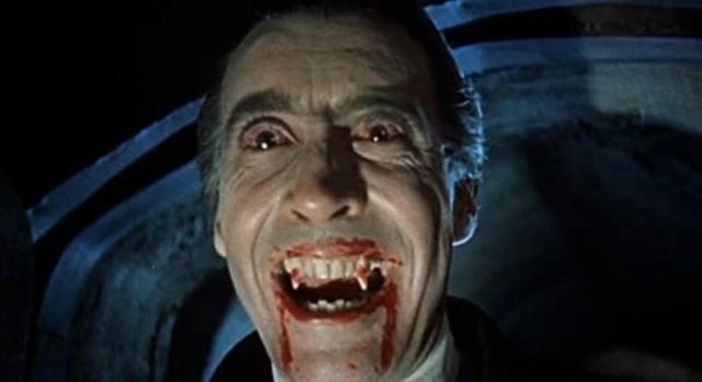 Christopher Lee interprétant Dracula dans le film "Horror of Dracula"