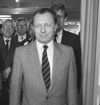 Le président de la Commission européenne, Jacques Delors,en visite à Bonn en 1988