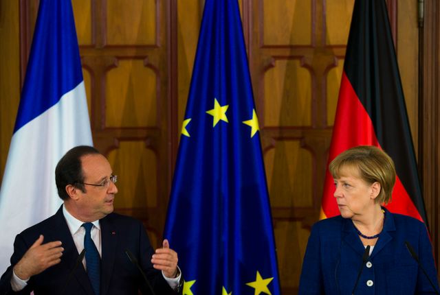 Hollande et Merkel haussent le ton face à Poutine