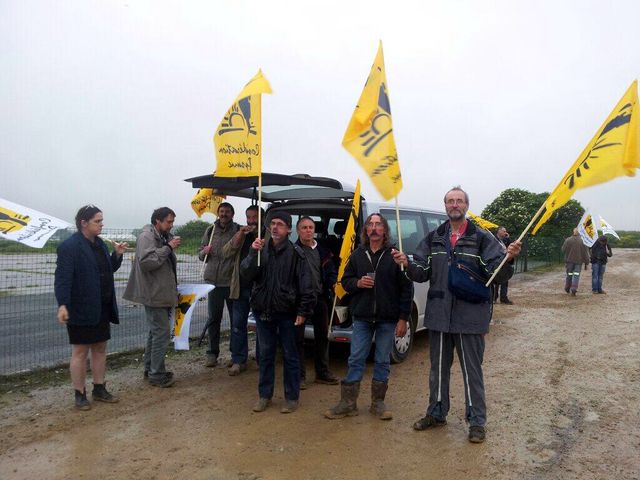 Les militants de la Confédération paysanne après leur "démontage"