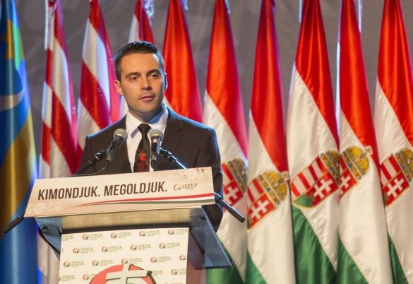 Gabor Vona, président du Jobbik, pendant la campagne des élections législatives hongroises (6 avril)