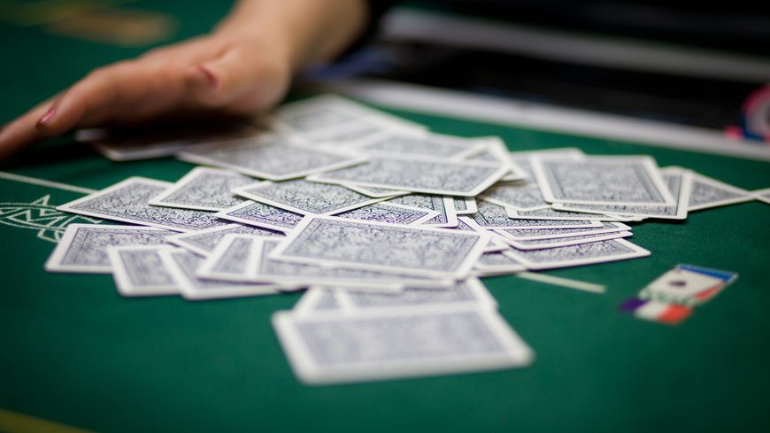 Le tapis et les cartes