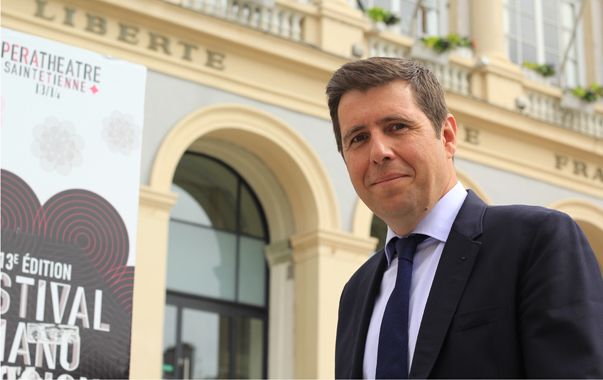 Florent Pigeon, chef de l'opposition socialiste à Saint-Etienne, ne comprend pas la "violence" d'une telle décision. (Victor Tribot Laspière/France Musique)