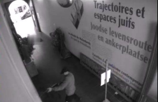 Images de vidéo-surveillance tirée de l'appel à témoins diffusé par la police belge (copie d'écran)