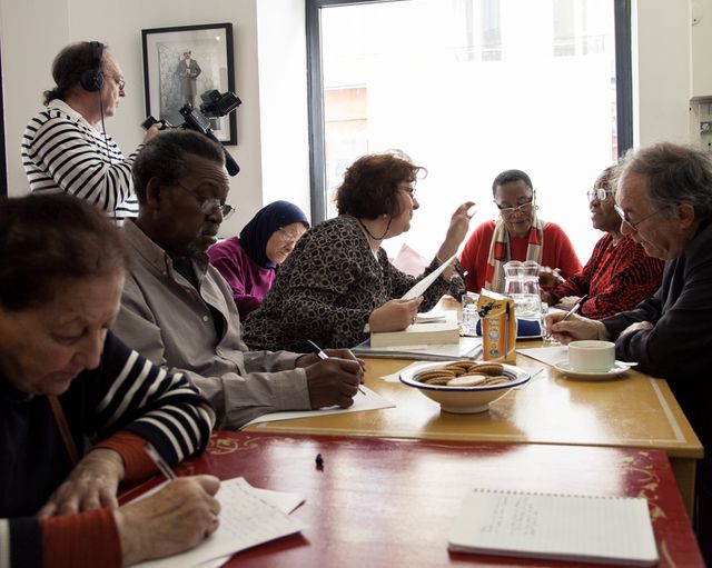 Atelier d'écriture - café social AyyemZamen - Bahia, Souleymane, Lila, Michèle, Jocelyne, Alexandre..