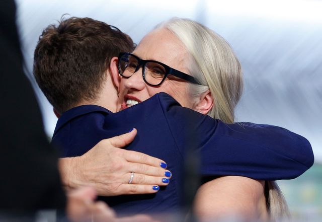Xavier Dolan dans les bras de Jane Campion
