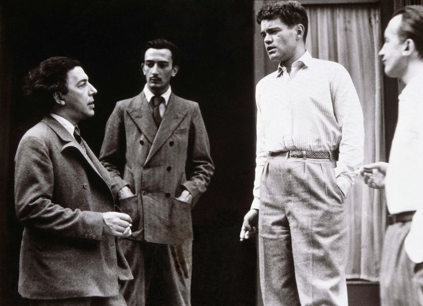 (De gauche à droite) André Breton, Salvador Dali, René Crevel et Paul Eluard
