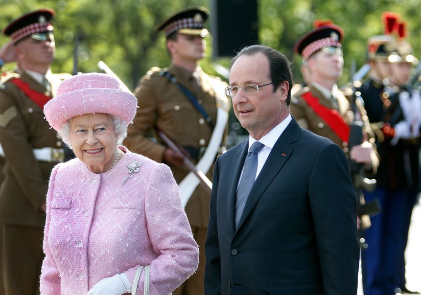 La reine Elisabeth II a eu droit à une cérémonie à l'Arc de Triomphe