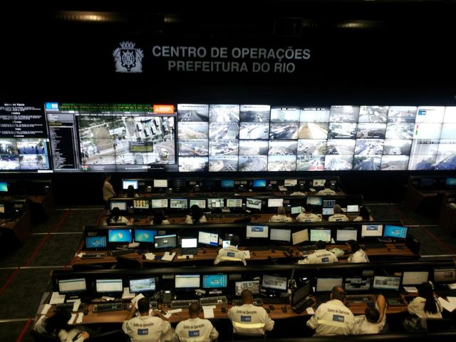 La salle de vidéosurveillance du COR, à Rio