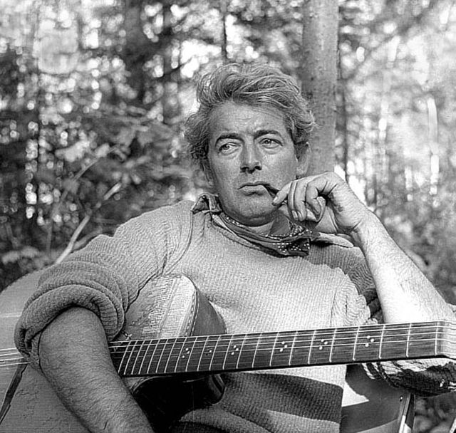 Félix Leclerc dans une image tirée de la série "Abitibi" en juillet 1957