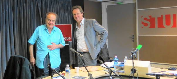 Fin d'émission studio 131 à France Musique, avec messieurs Guy Béart & Benoît Duteurtre ( de gauche à droite ) © Annick Haumier - Radio France