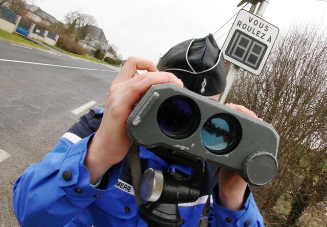 Contrôle radar de gendarmes en Lorraine