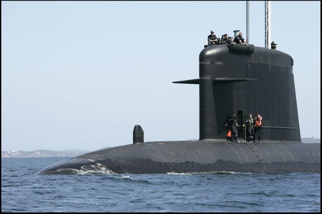 Sous-marin nucléaire d'attaque français Saphir de retour à la base