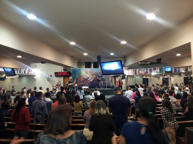 Messe dans une église évangélique de Belo Horizonte