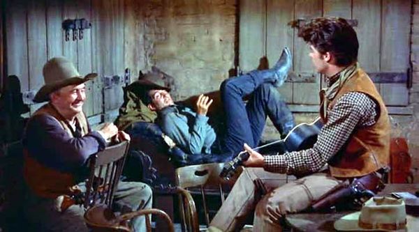 Walter Brennan, Dean Martin et Ricky Nelson dans RIO BRAVO (Howard Hawks, 1959)