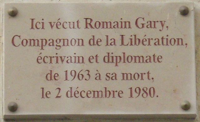 Romain Gary, plaque commémorative