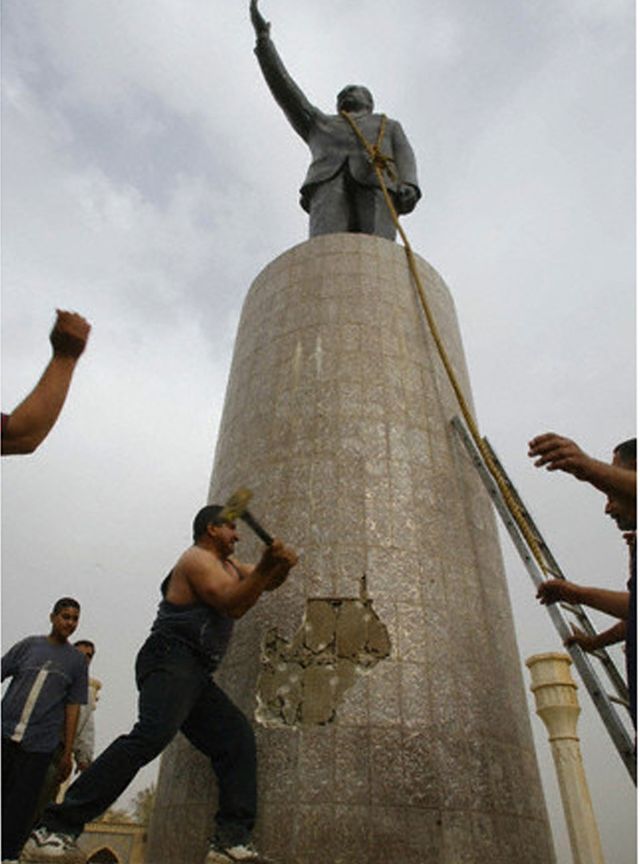 statue saddam hussein