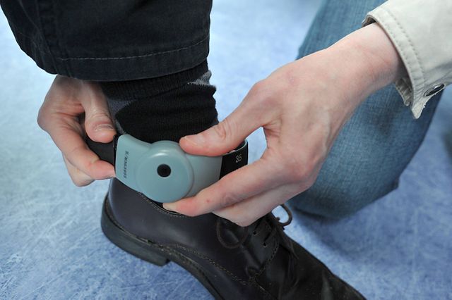 Moins de 10.000 personnes portaient un bracelet électronique en mars 2012, selon l'administration pénitentiaire.