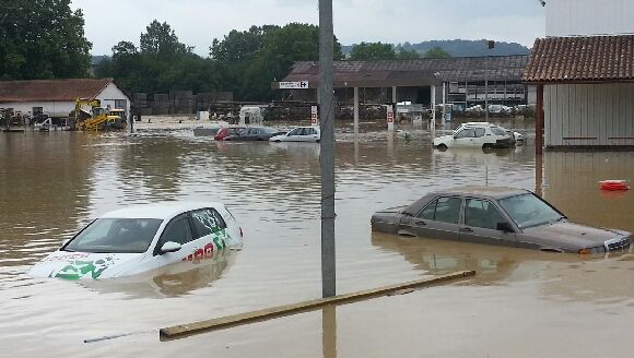 Pluies Et Inondations Alerte Orange Au Pays Basque Un Homme Meurt Emporte Par Les Eaux Pluies Et Inondations Alerte Orange Au Pays Basque Un Homme Meurt Emporte Par Les Eaux