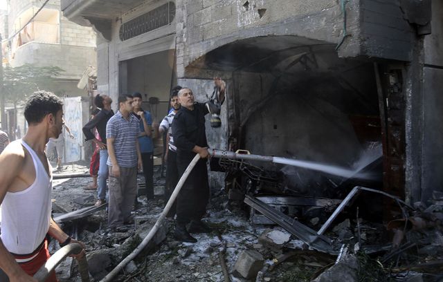 Immeubles détruits par les bombardements israéliens à Rafah dans la bande de Gaza