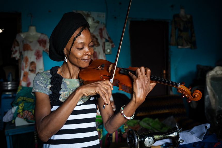 Nadine Miulu, violoniste à l’orchestre quasiment depuis sa fondation - Leonora Baumann