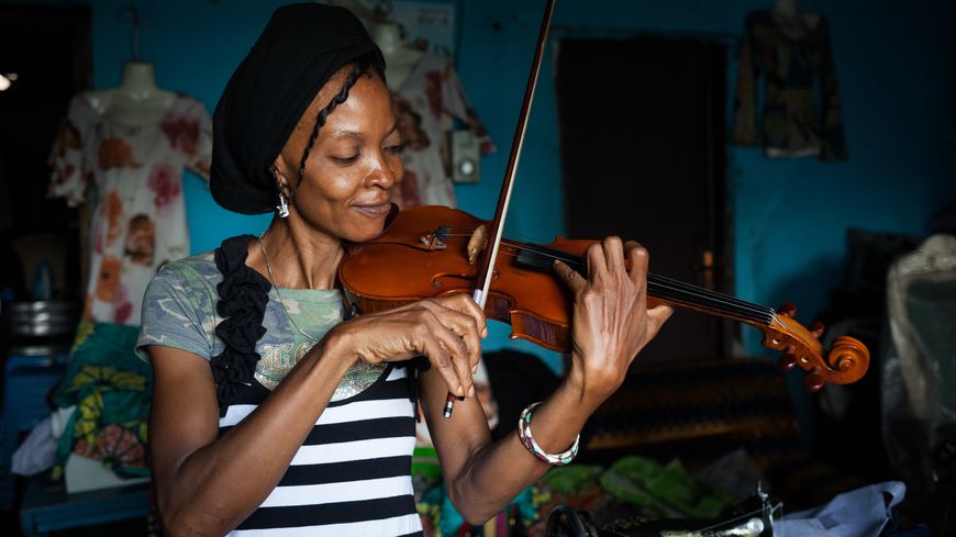 Nadine Miulu, violoniste à l’orchestre quasiment depuis sa fondation - Leonora Baumann