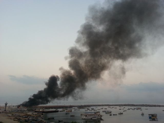 Explosions sur la criée du port de Gaza