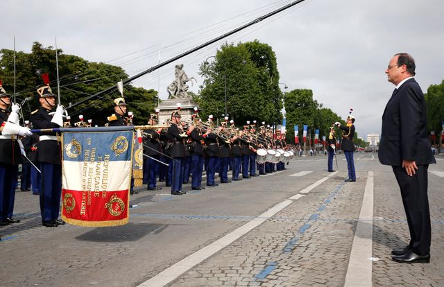 Hollande au défilé du 14 juillet