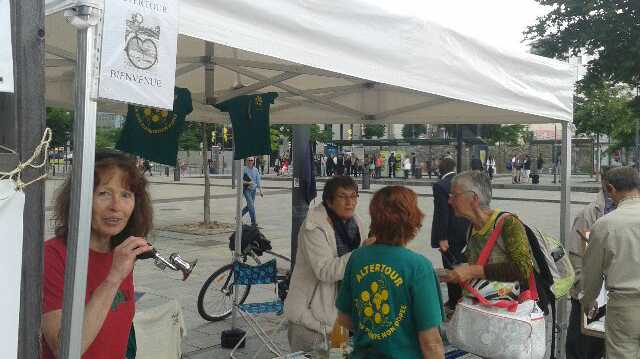 Accueil des Altercyclistes à la Gare de Chateaucreux