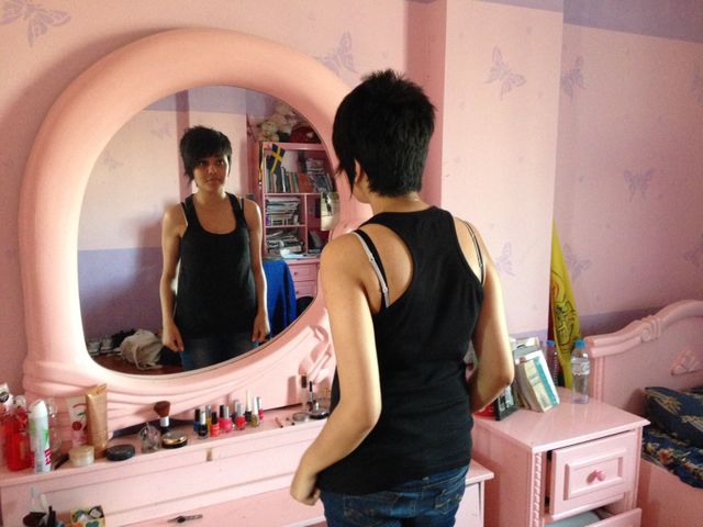 Mariam face au miroir