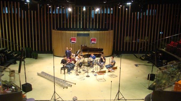 Jonas Vitaud (piano), Omer Bouchez (violon), Elise Liu (violon), Yung-Hsin Chang (alto), Amaury Viduvier (clarinette), Maxime Tomba (cor) & Rafaël Angster (basson) © Flora Sternadel