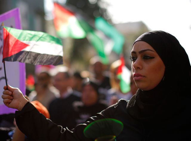 Jeune femme arabe israélienne