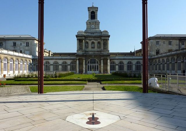 Hôpital Lariboisière